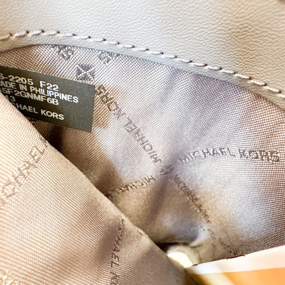 Michael Kors Carmen Medium Flap Bifold Wallet Embossed MK Signature Grey Multi - Picture 11 of 11